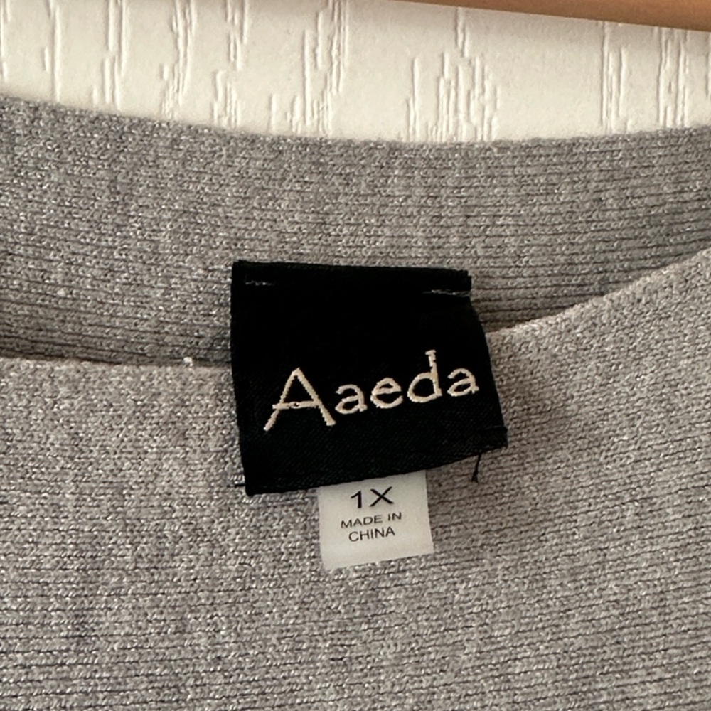 Aaeda Plus 1X Grey Felted Floral Print Long Slouchy Tunic Long Winter Sweater - Picture 3 of 4